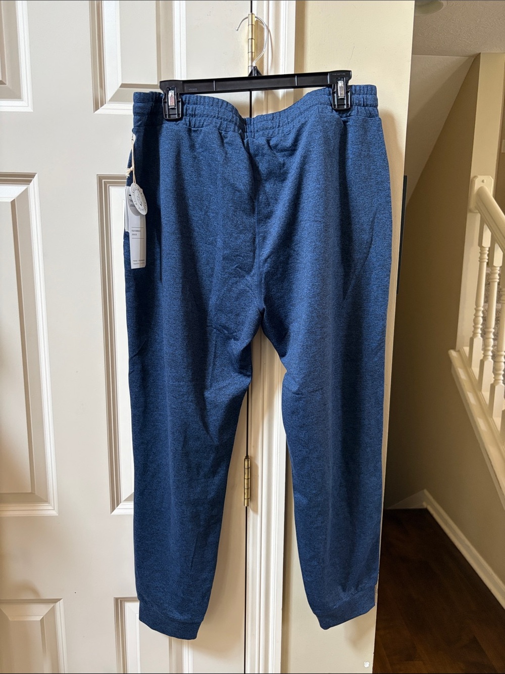 NWT Vuori women’s Heather Navy Drawstring performance Joggers, LG - Picture 3 of 4